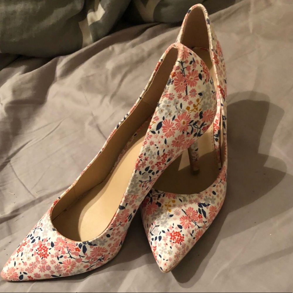 Floral pumps💙